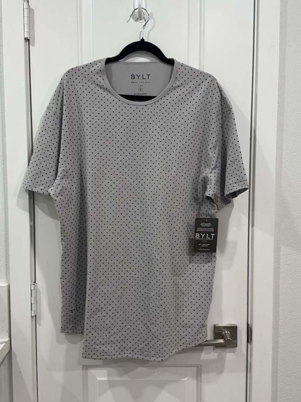 BYLT Drop Cut Size X-Large Grey Polka Dot T-Shirt